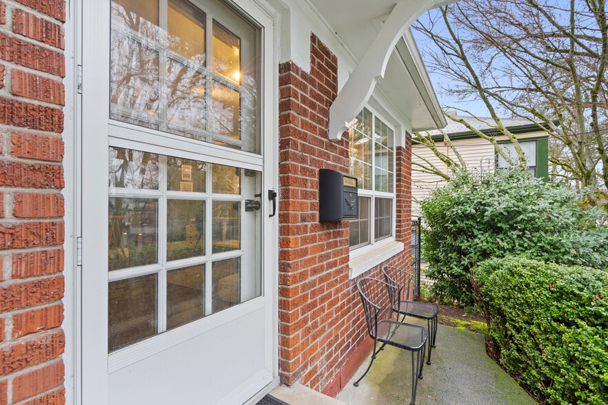 Building Photo - 2601 NW Raleigh St