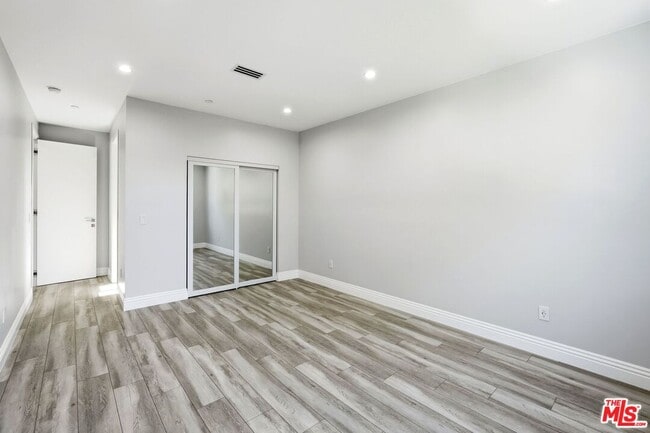 Building Photo - 6717 Sunnyslope Ave