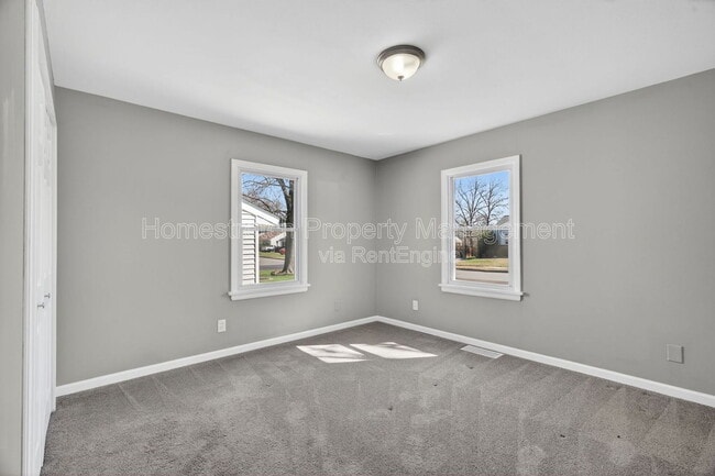 Building Photo - 9625 Theodosia Ave