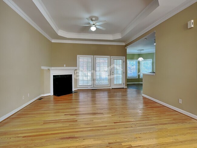 Building Photo - 4700 Greenfield Way Dr