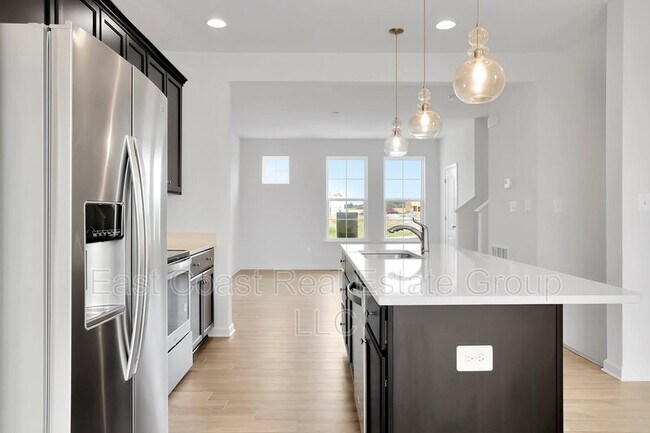 Building Photo - 153 Charterhouse St