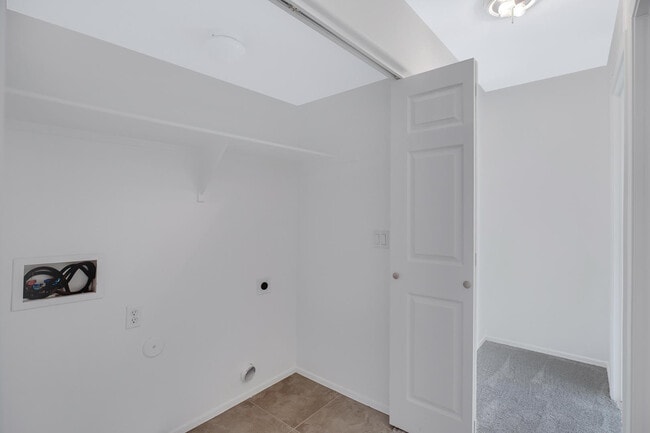 Building Photo - 9547 E Belmont Ave