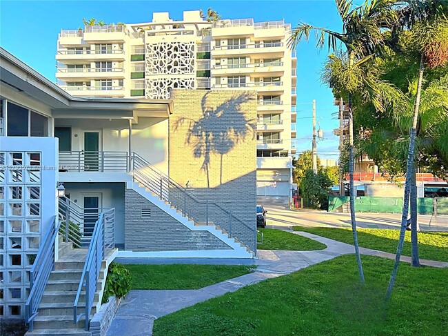 Building Photo - 9200 E Bay Harbor Dr