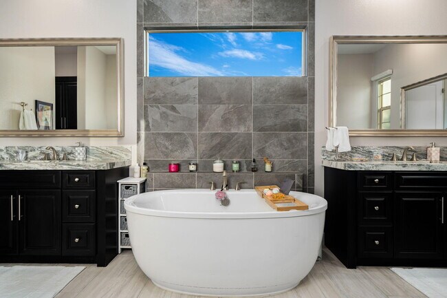 Building Photo - 81439 Merv Griffin Way