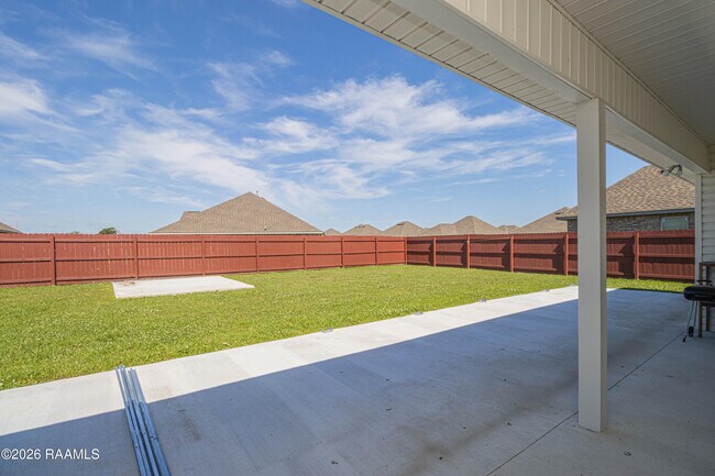 Building Photo - 303 Tall Meadows Ln