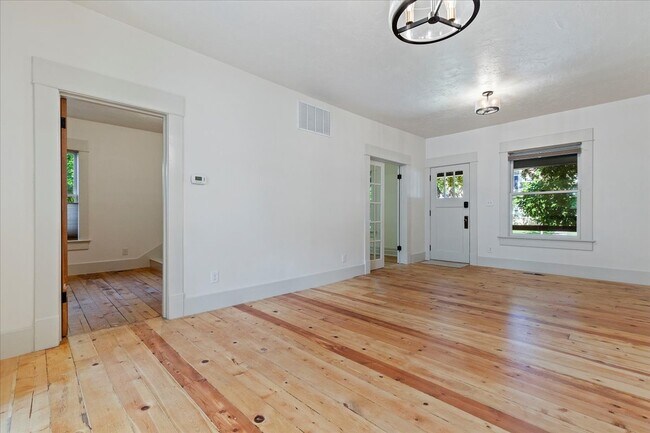 Building Photo - 1315 N 19th St