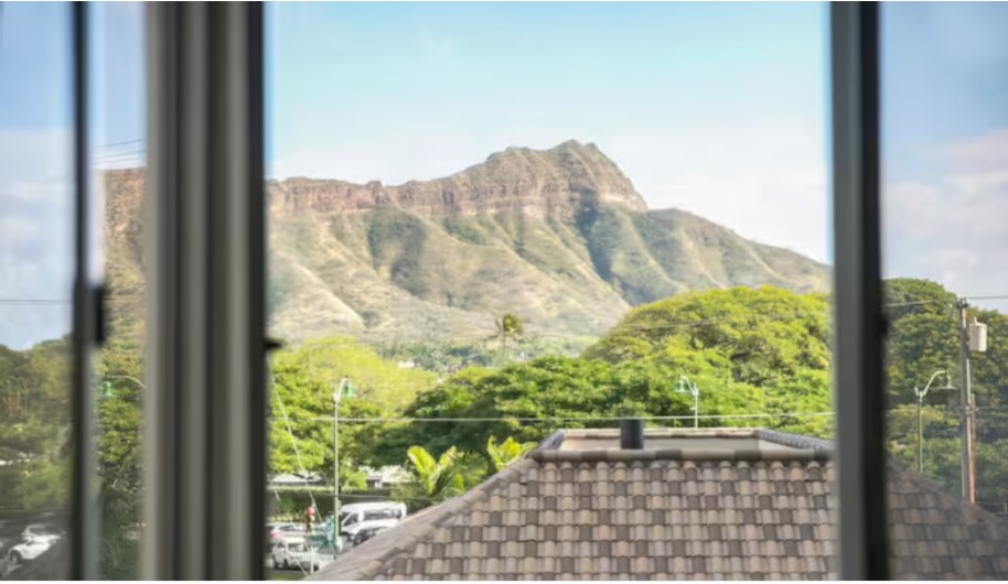 Diamond Head View - 2575 Kuhio Ave