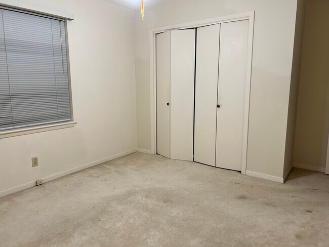 Building Photo - 7214 Sharpview Dr
