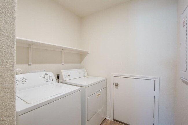 Building Photo - 224 Purple Heart Dr