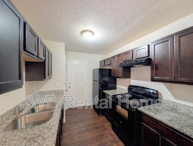 Building Photo - 417 W 47th St