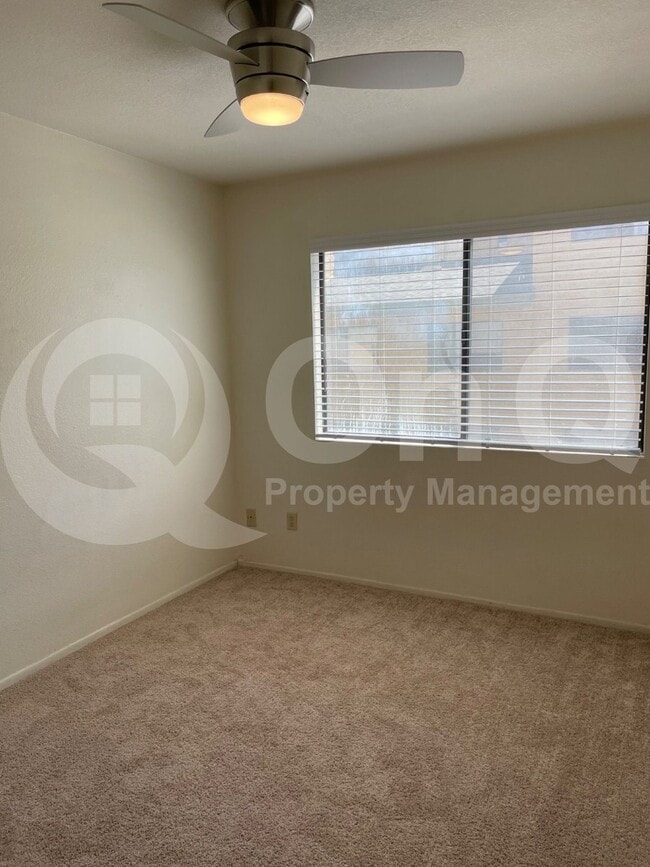 Building Photo - 3117 E Oasis De Palmeras