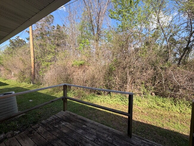 Building Photo - 2BR Duplex