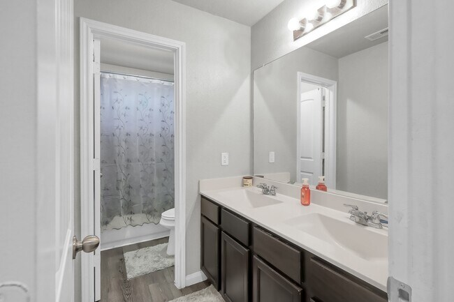 Building Photo - 3555 Cannon Dr