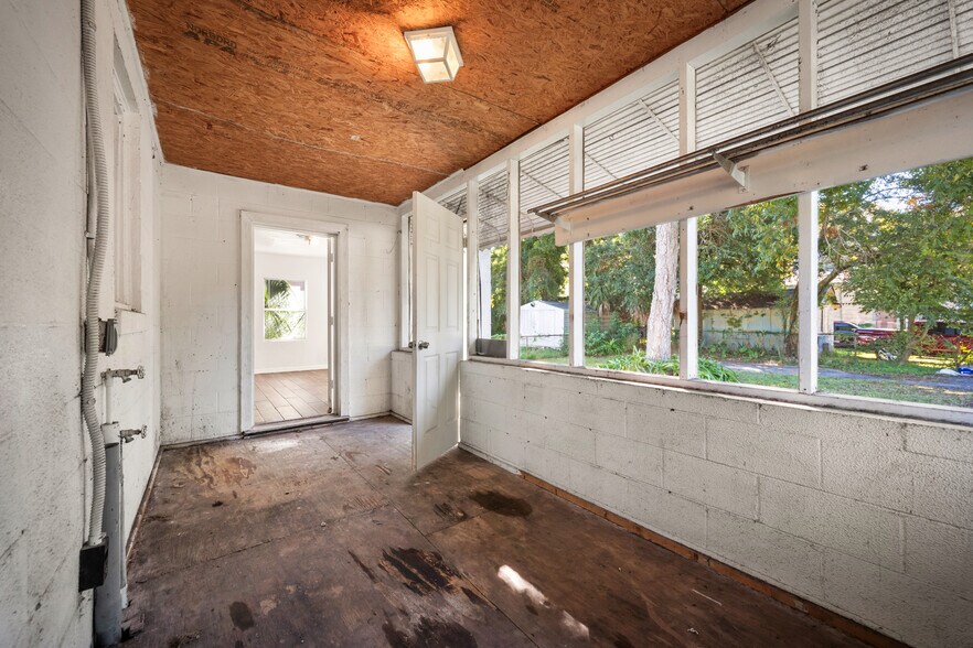 Building Photo - 1602 Wambolt St