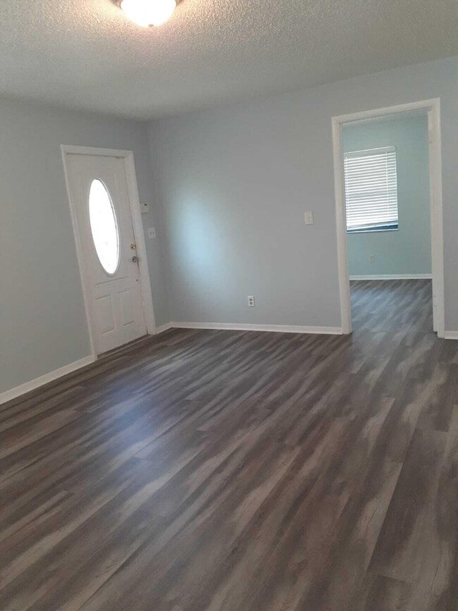 Building Photo - 4648 Summit Blvd