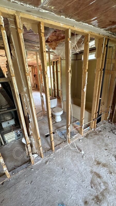 Building Photo - 3160 Dunn St