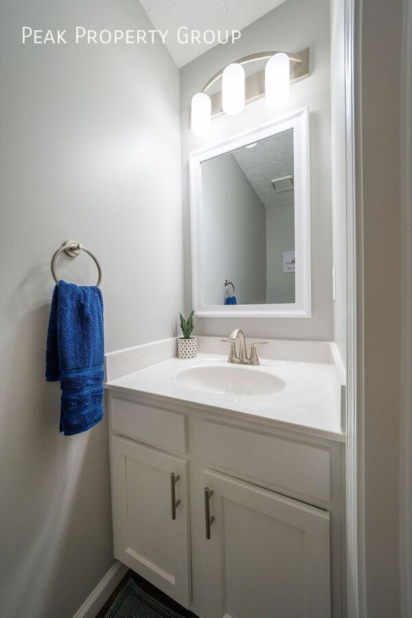Building Photo - 3192 Griggsview Ct