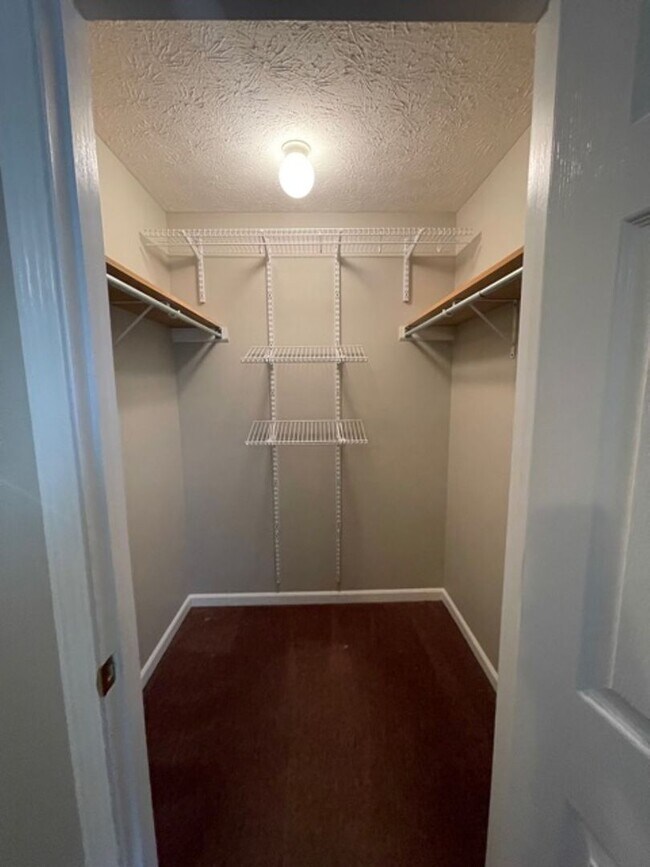 Building Photo - 1429 Huron Way