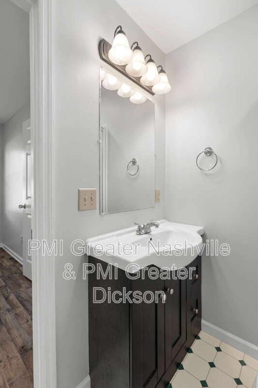 Building Photo - 8119 Vaughn Cir