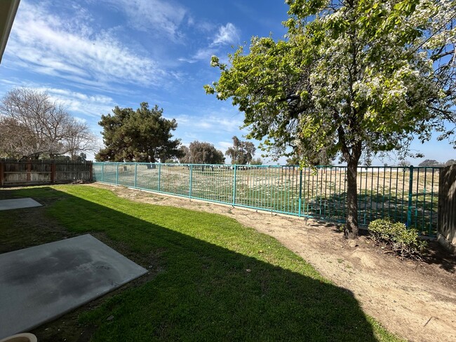 Building Photo - Spacious 4 bedroom home in Lemoore