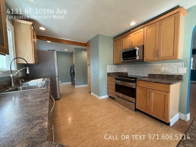 Building Photo - 4131 NE 105th Ave