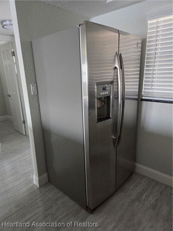 Building Photo - 2131 Lakeview Dr