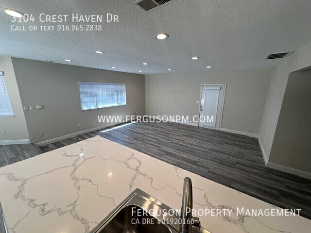 Building Photo - 3104 Crest Haven Dr