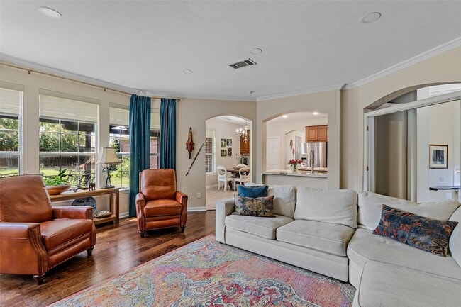 Building Photo - 2045 Hillcroft Dr