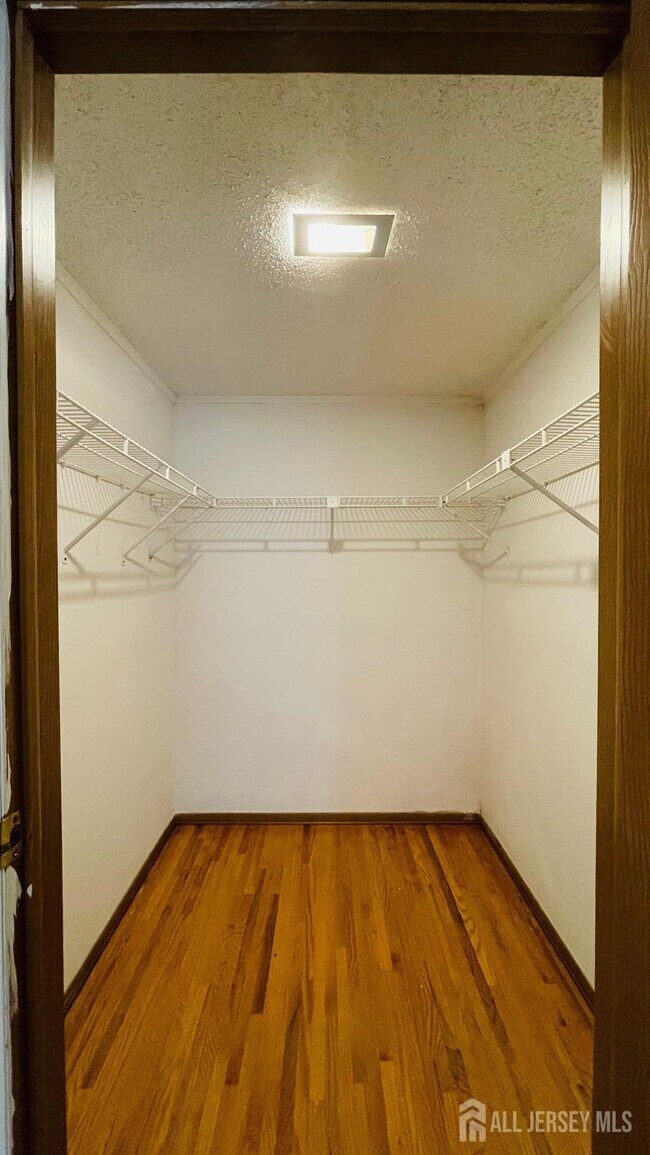 Building Photo - 4702 Hana Rd