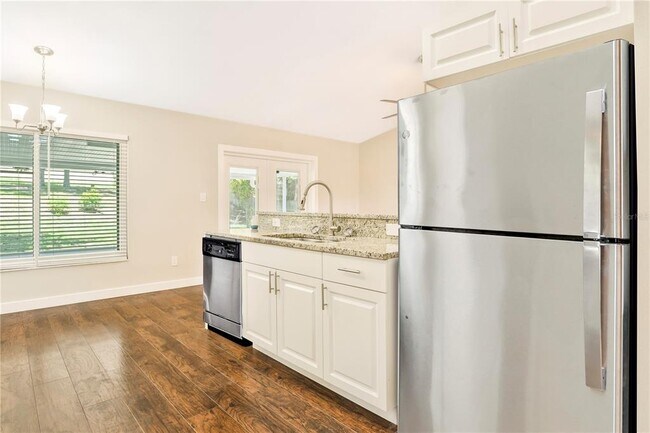 Building Photo - 15528 Hidden Lake Cir