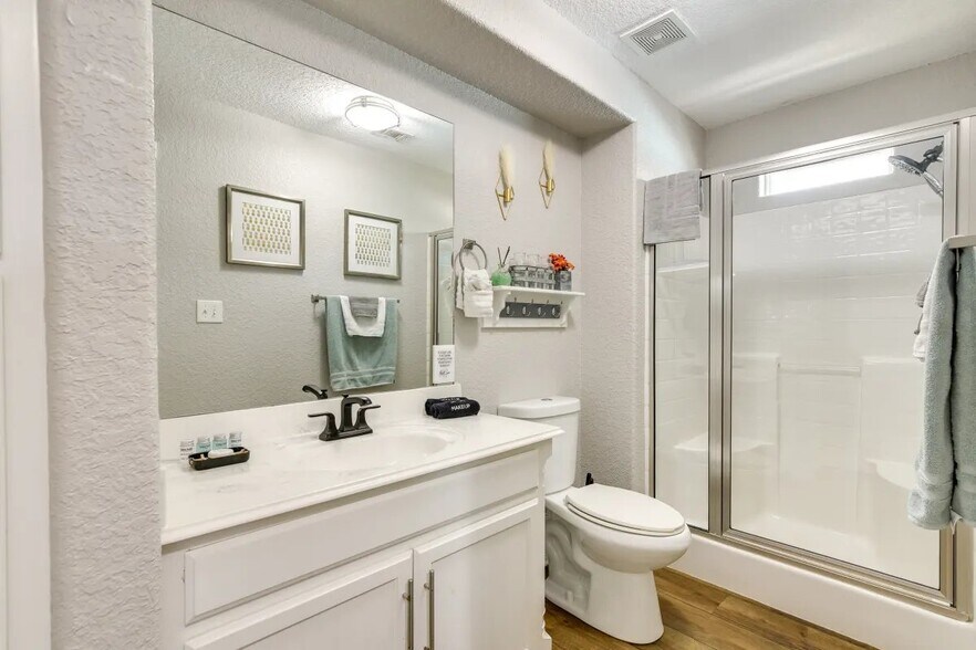 Building Photo - 207 Sandpebble Pl