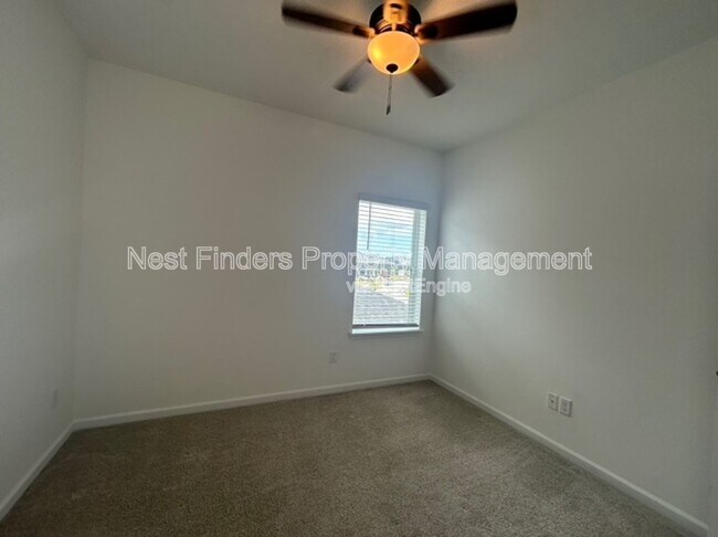 Building Photo - 42 Golden Fern Dr