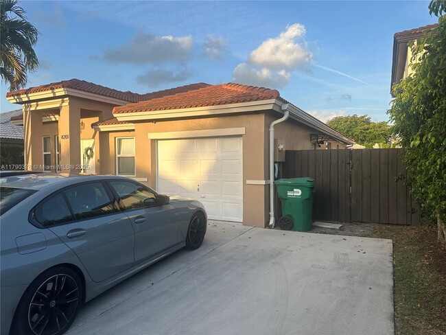Building Photo - 8201 SW 163rd Pl