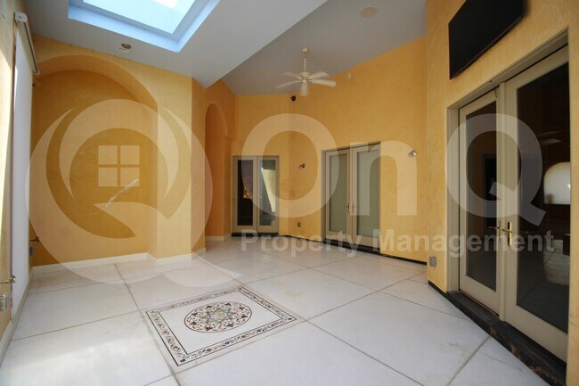 Building Photo - 15118 E Camelview Dr