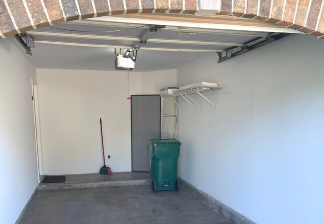 Building Photo - 13 Willow Pkwy