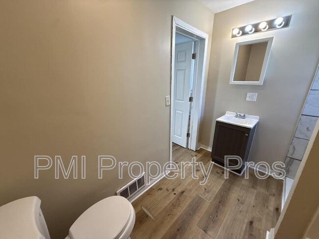 Building Photo - 2945 N 23rd St