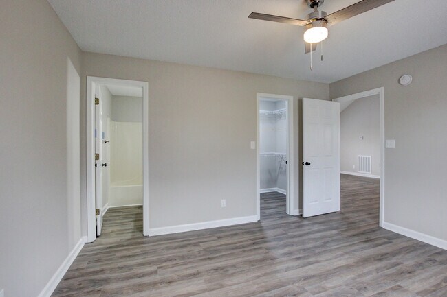 Building Photo - 2481 Clarksville Rd