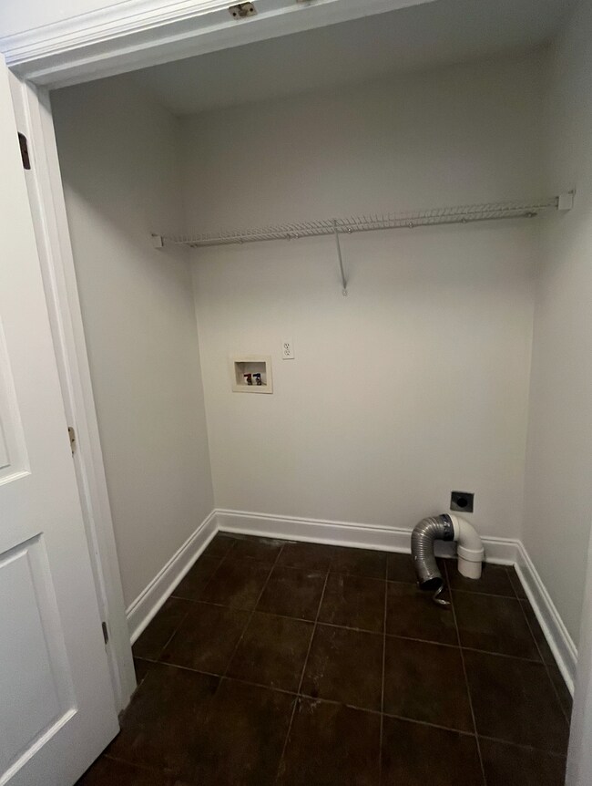 Building Photo - 108 Bentwood Cir