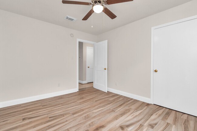 Building Photo - 3523 Colleen Woods Cir