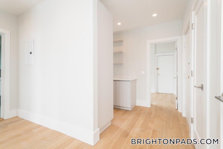 Building Photo - 8 Elko St