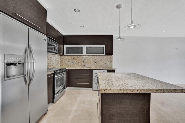 Building Photo - 7401 SW 82nd St