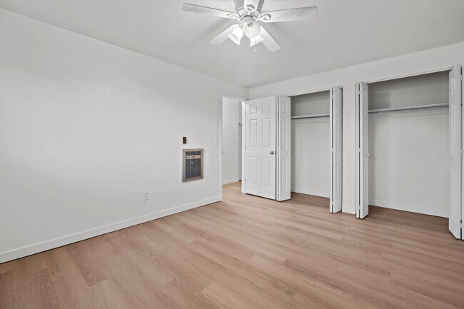 Building Photo - Poplar