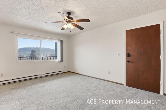 Building Photo - 705 Dakota Dr