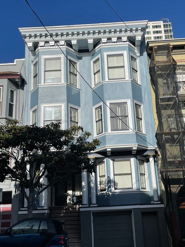 Primary Photo - 1130 Leavenworth St