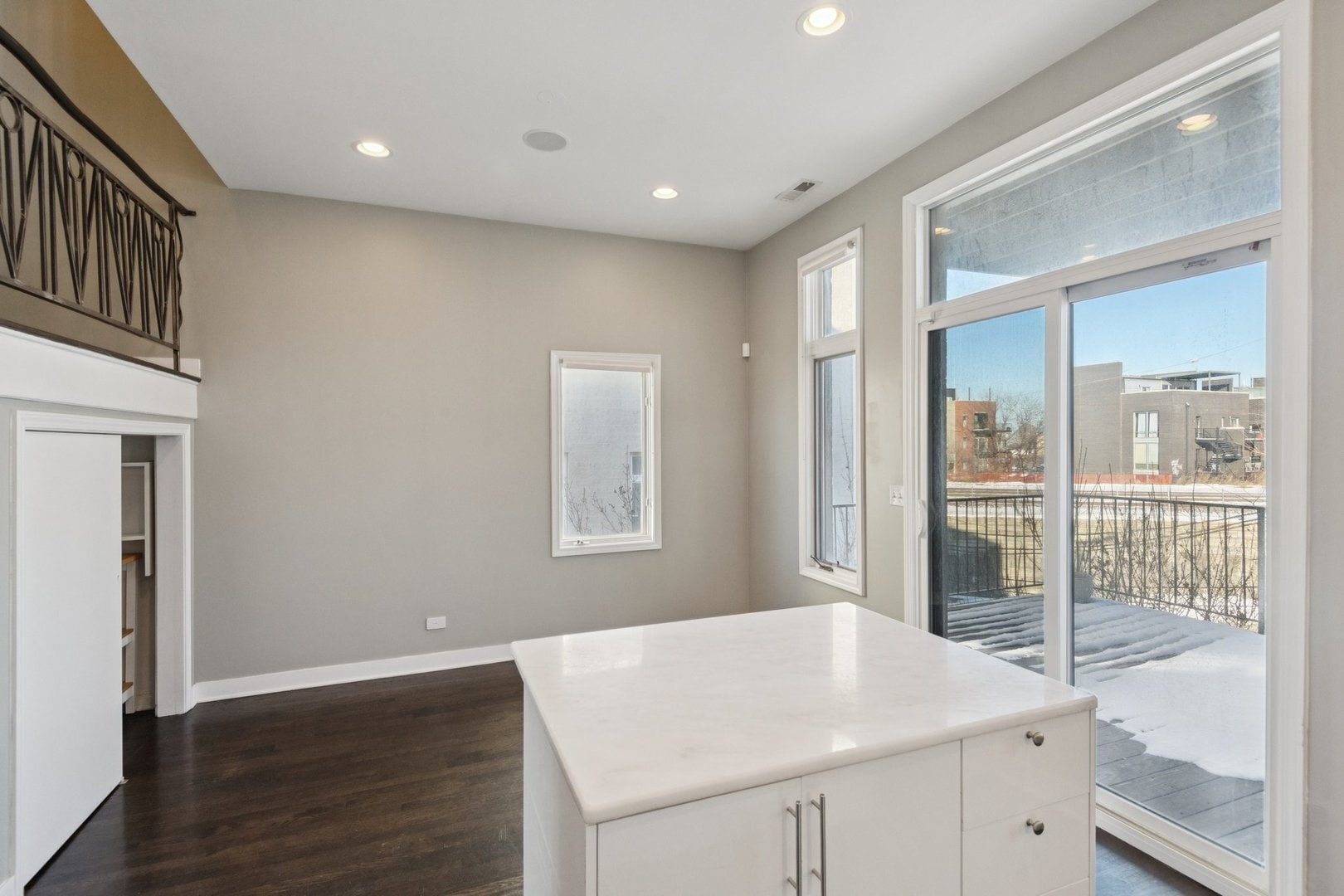 Building Photo - 937 N Willard Ct