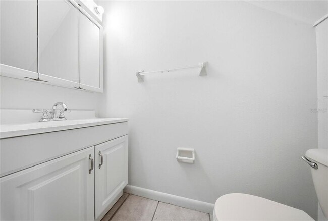 Building Photo - 2131 Ridge Rd S