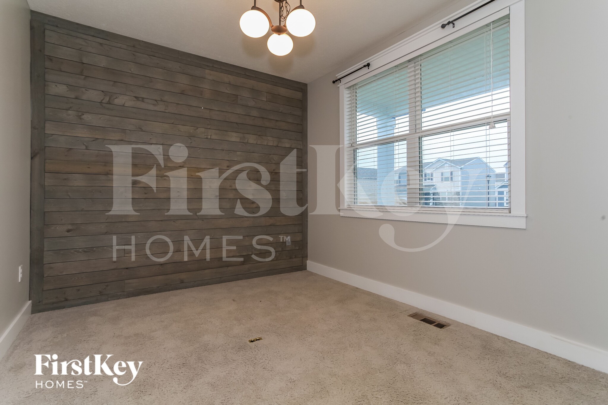 Building Photo - 3962 Snowcreek Dr