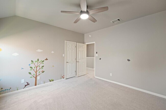 Building Photo - 1121 Boxwood Loop