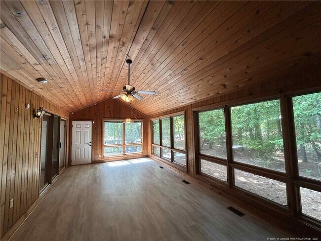 Building Photo - 8043 Canterbury Cir