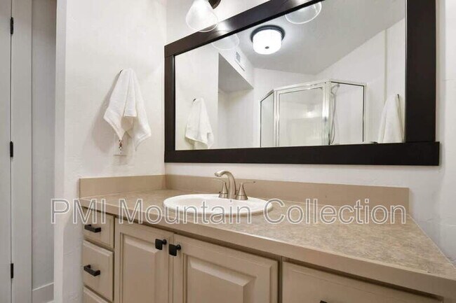 Building Photo - 1797 Fox Bay Dr